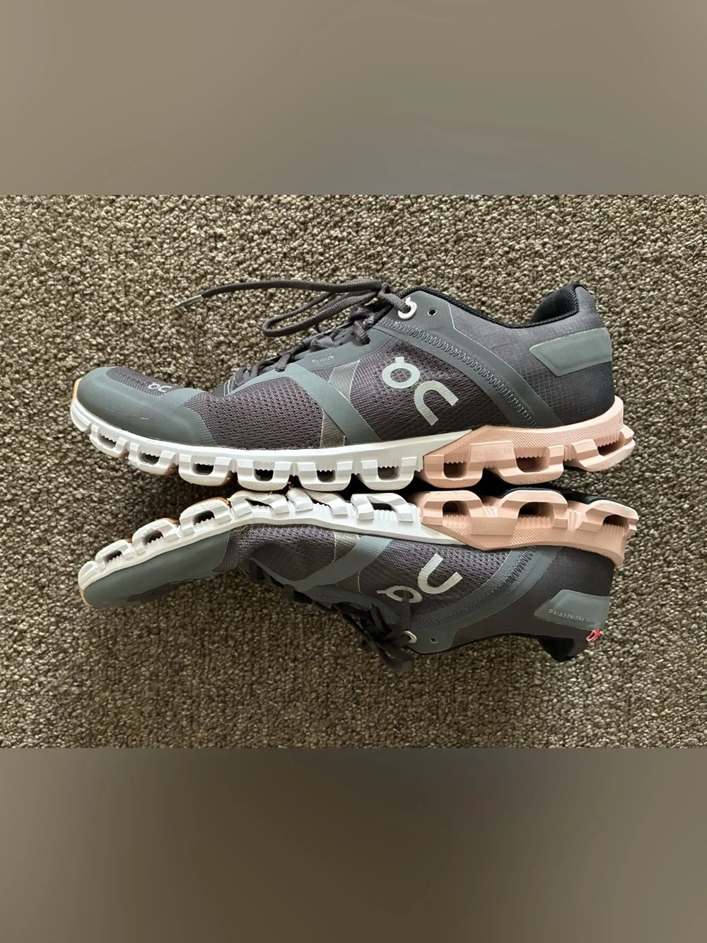 ON RUNNING Cloudflow 3.0 Gray Pink